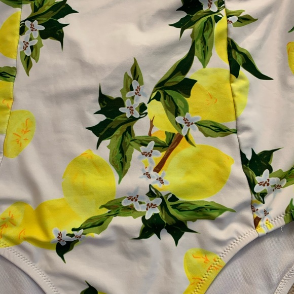 One piece lemon tree bathing suit 🍋🍋 - Picture 7 of 7